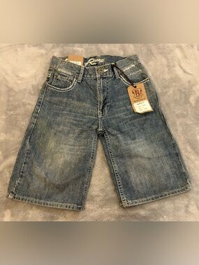 Boys Youth Size 8 Request Brand Relaxed Denim Knee-Length Shorts in Faded Blue